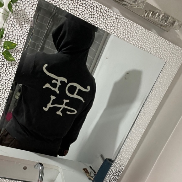 Ed Hardy Black Hoodie with Tiger Graphic - Picture 6 of 7